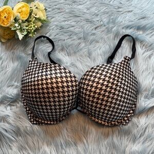 Victoria’s Secret Miraculous Plunge Underwire Padded Push Up Bra sz 34D